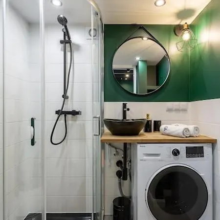 Urban Chic - Stylish Luxury, Zlota Street Apartment Warschau