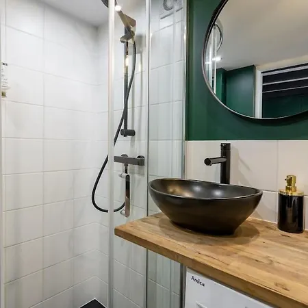 Urban Chic - Stylish Luxury, Zlota Street