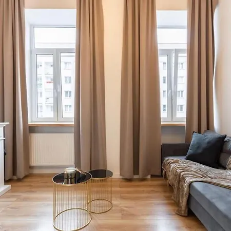 Urban Chic - Stylish Luxury, Zlota Street Varsovie