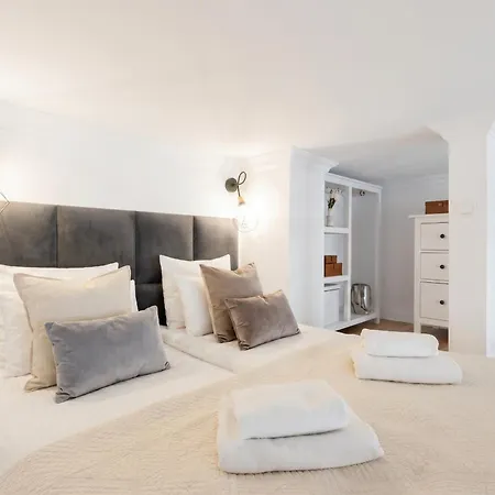 Urban Chic - Stylish Luxury, Zlota Street Appartement *