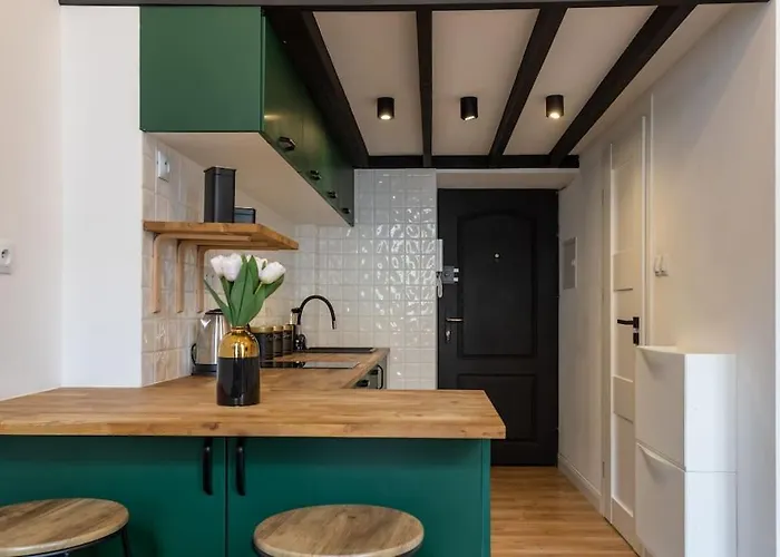 Urban Chic - Stylish Luxury, Złota Street