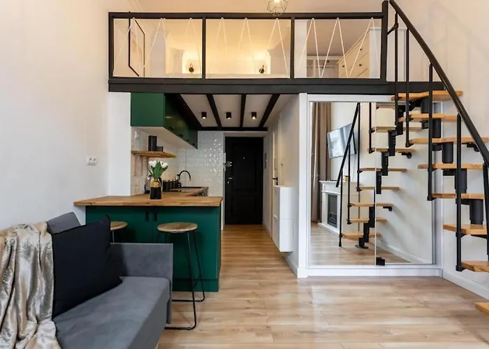 Urban Chic - Stylish Luxury, Zlota Street *